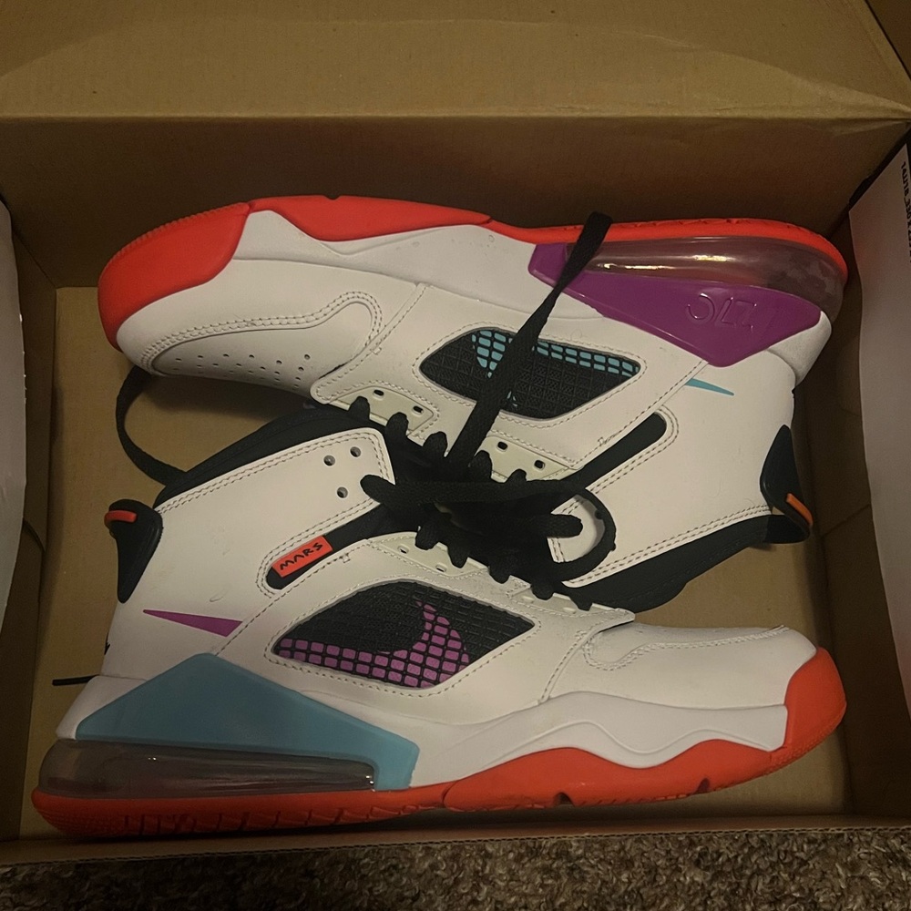 Jordan Mars 270